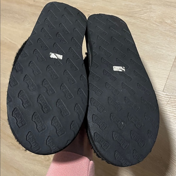 Hush Men’s Black Wooly Fuzzy Slippers Medium (42-43) - Picture 4 of 7